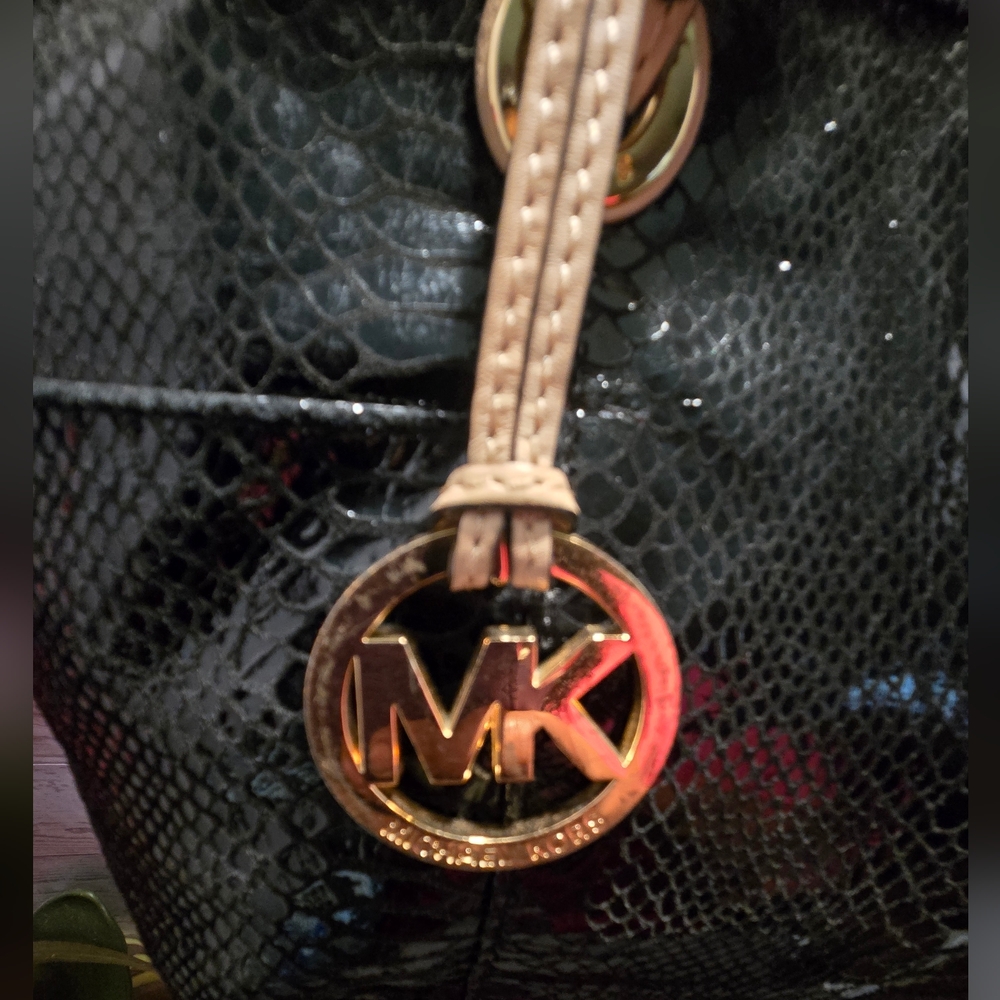 Michael Kors Snakeskin Print Shoulder Bag/Wallet - Picture 3 of 16
